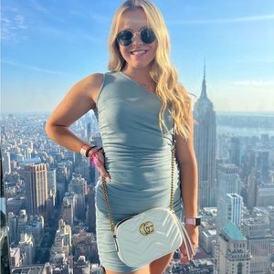 Meet your Posher, Stella